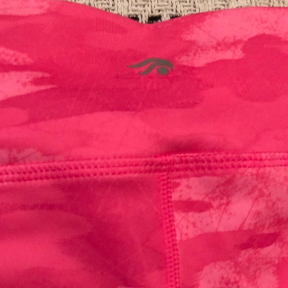 Ideology Pink Camo Breast Cancer Crop Leggings SzS - Picture 9 of 10